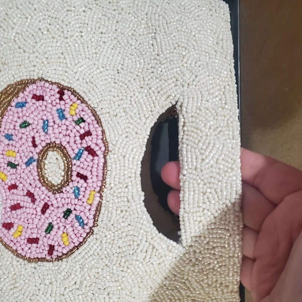 Rachel Zoe Nwt Beaded Donut Clutch Crossbody. White Pink . Removeable Chain.